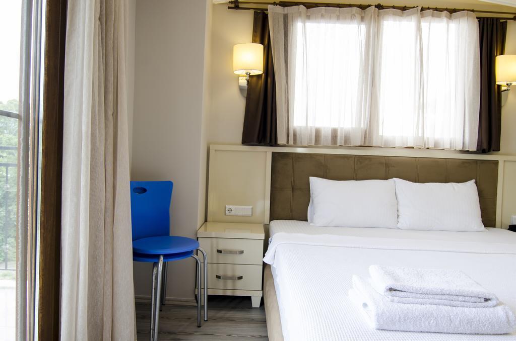 Funda Hotel Гьоджек Номер фото