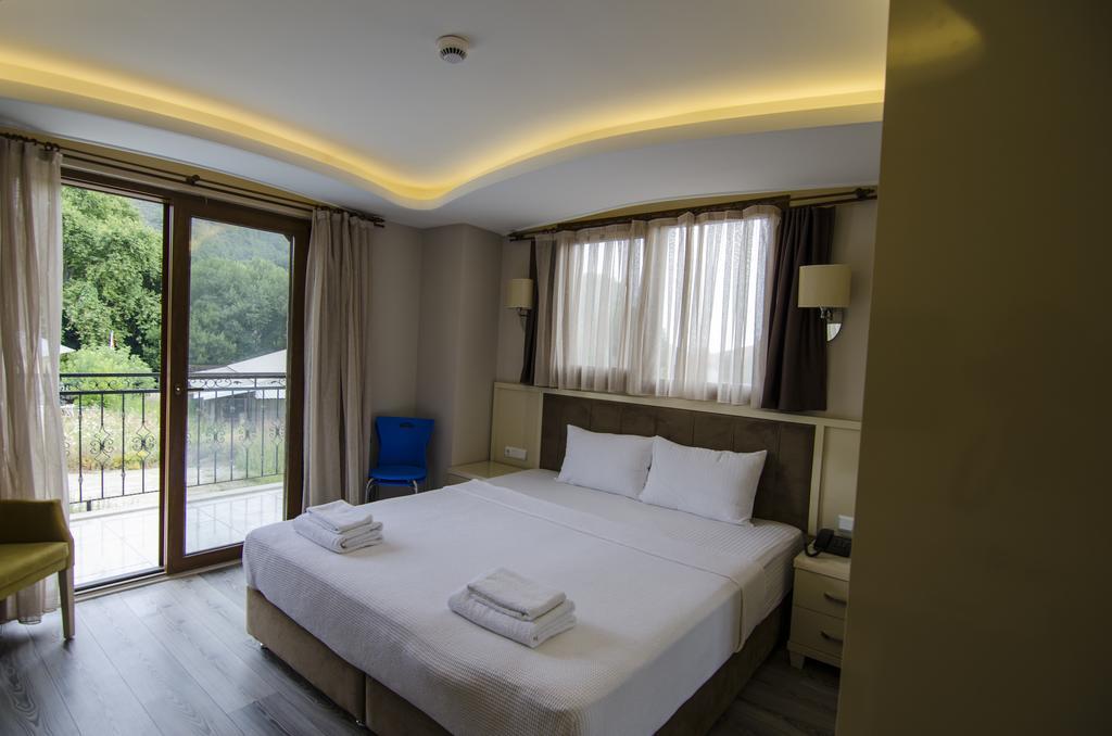 Funda Hotel Гьоджек Номер фото